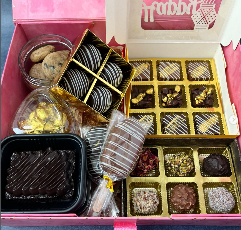 Premium dessert gift hamper with brownies, chocolates and truffles